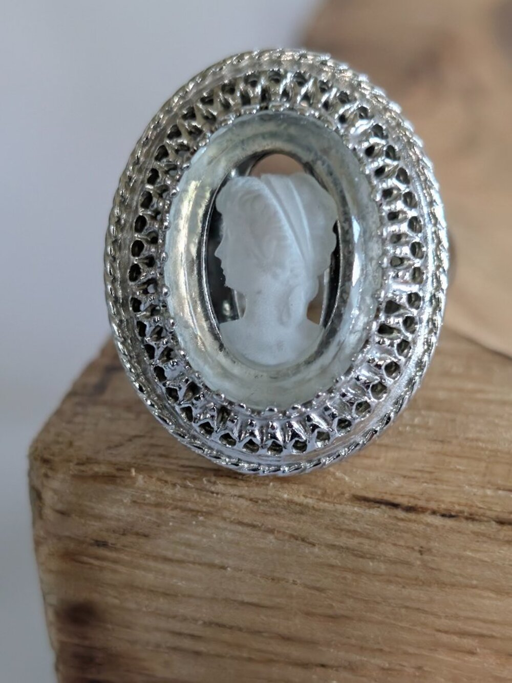Vintage Whiting & Davis Crystal Cameo Ring Reverse Carve Ornate Filigree Size 5